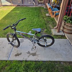 Mongoose 20" BMX Bike