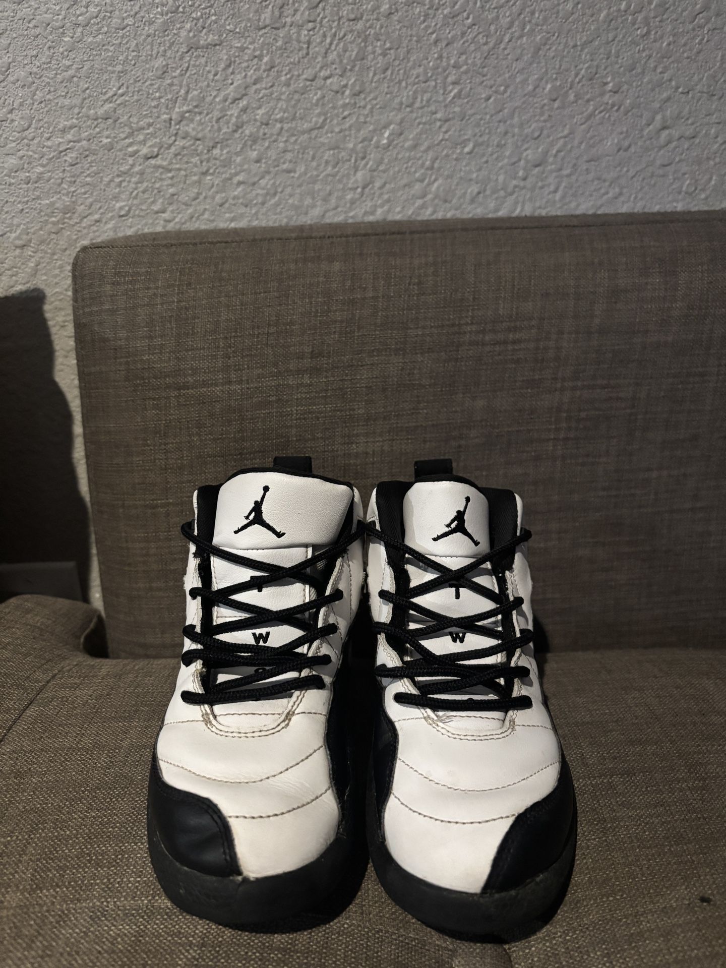Jordan 12  Size 1y 