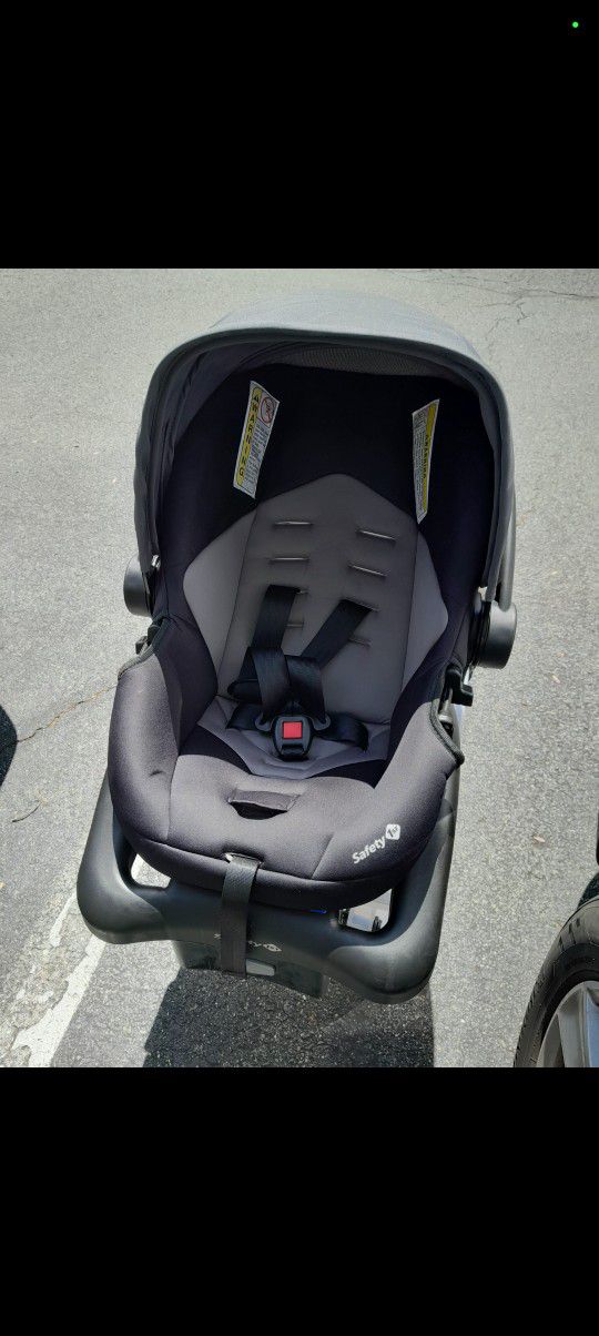Baby Safety Car Seat 40.00 Like New 