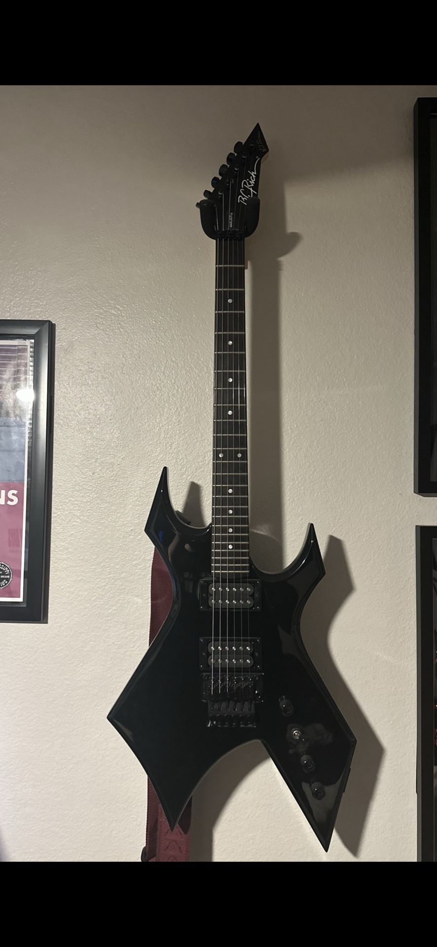 Stranger things “Eddie” BC RICH NJ WARLOCK GUITAR 1 Of 2000