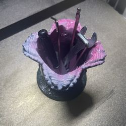 Alien Face hugger Pencil Holder 