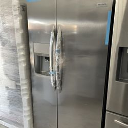 Frigidaire Side By Side In Stainless Steel New Open Box Counter Depth