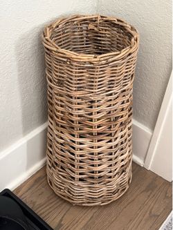Umbrella basket