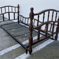 Antique Spindle Day Bed Frame Twin Size