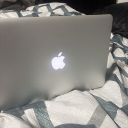 Mac book air 13”