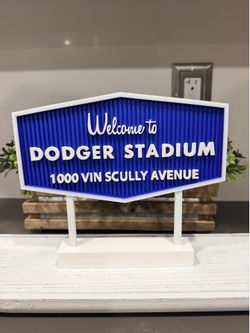 LA dodgers scully sign
