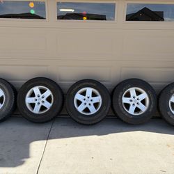 5x Jeep OEM 17” Aluminum Wheels with Tires – 255/75R17 – $425 OBO