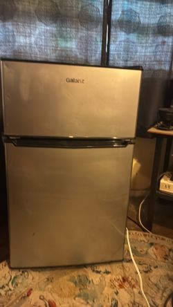 Mini fridge