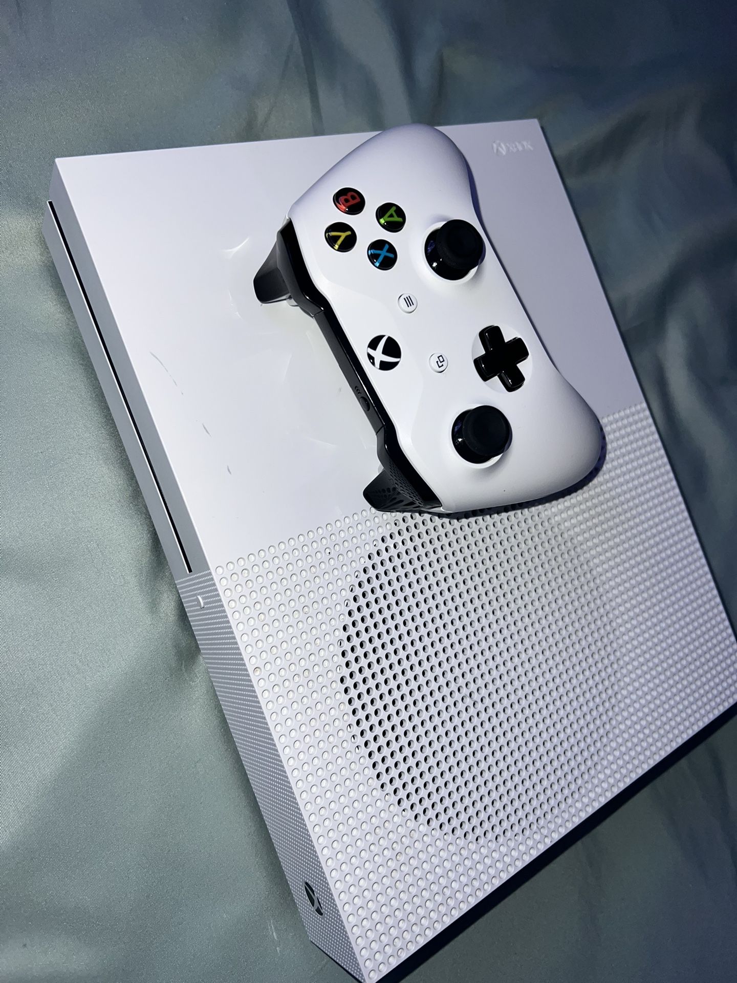 1TB XBOX ONE S..PICK UP ONLY