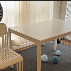 Dining Table Set with 4 Chairs – Excellent Condition – Moving Sale