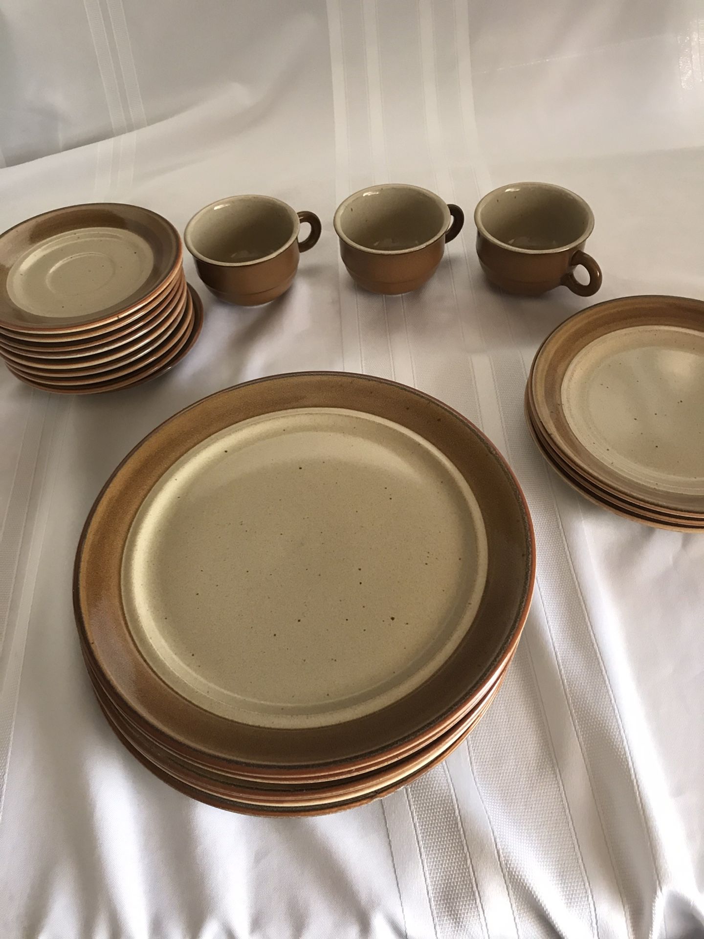 Mikasa Couture Village Potter Dinnerware