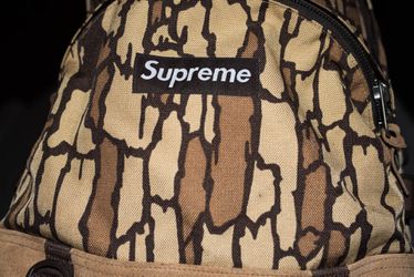 Supreme Camo Backpack for Sale in Port St. Lucie, FL - OfferUp