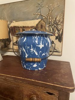 Early Graniteware Antique Chamber Pot MINT Condition