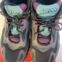 Men's Nike Air Max 200 in the Black/Anthracite-Bordeaux 