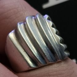 Solid Silver Unique Ring Size 8 16.1 Grams