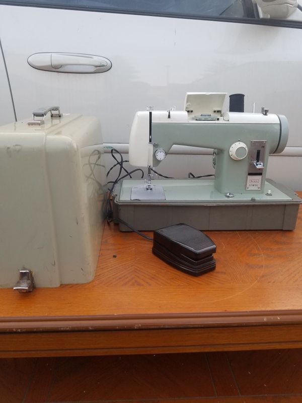 Vintage Singer Zig Zag sewing machine for Sale in Olympia, WA OfferUp