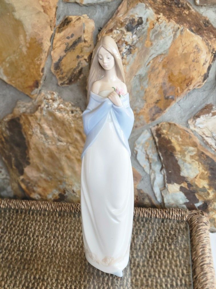 Vintage LLadro - NAO Floral Beauty #1344 - Retired - Made in Spain