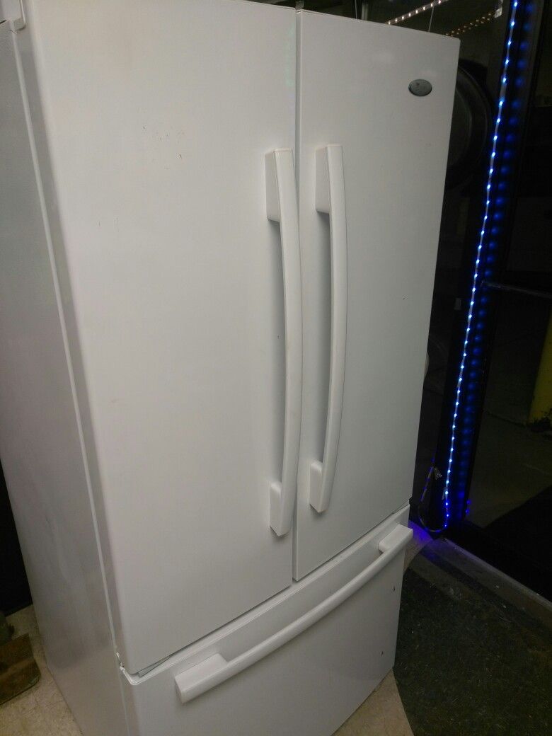 Whirlpool Gold white French door refrigerator for Sale in Canton, OH
