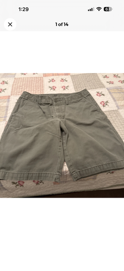 Old Navy Men’s Shorts - Size 32