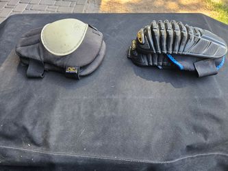 Knee pads