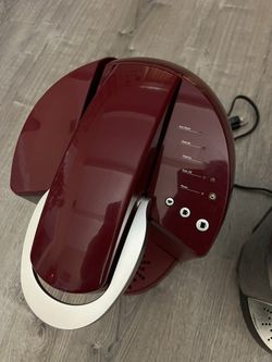 KEURIG COFFEE MACHINE 