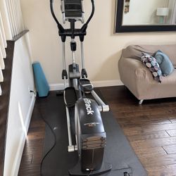 NordicTrack SpaceSaver SE7i Rear Drive Smart Elliptical Black