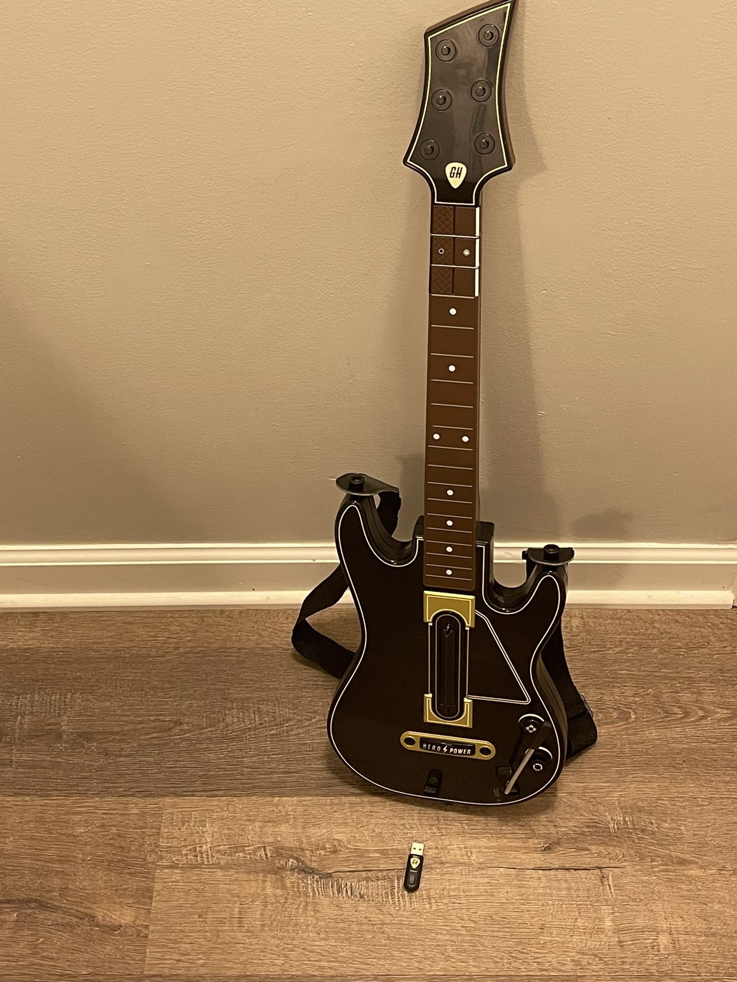 Guitar Hero Live Xbox One Guitar and Game