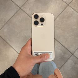 iPHONE 16 PRO BOOST MOBILE