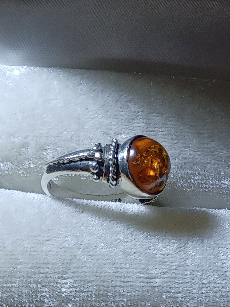 Vintage Thailand Baltic Amber Size 7
