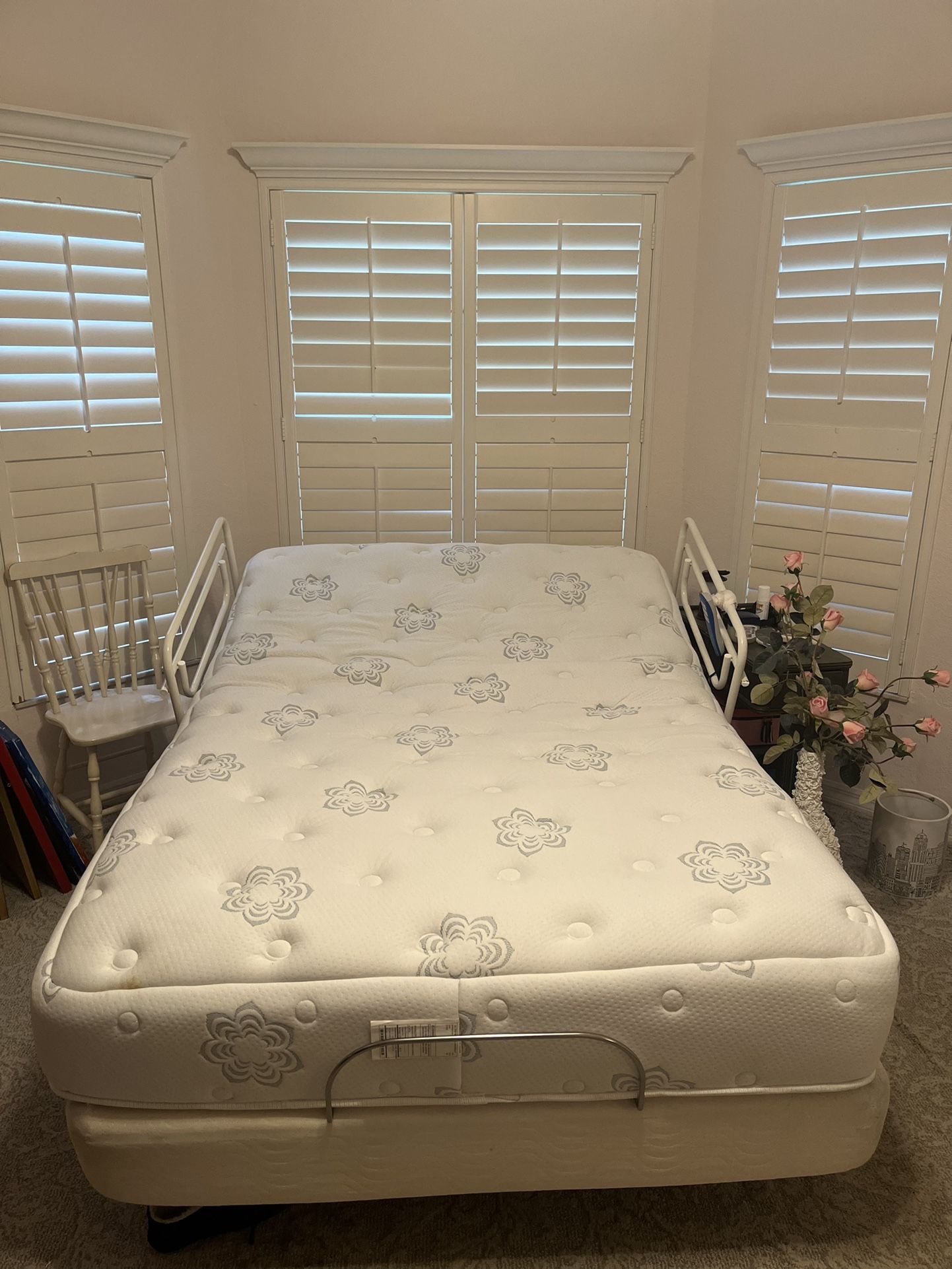 Adjustable Bed (MATTRESS INCLUDED)