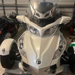 2011 CAN  AM SPYDER RT LTD