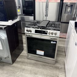 👑Frigidaire Gallery 30 in. 6 cu. ft. 5 Burner Slide-In Gas Range with Total Convection and Air Fry, Smudge Proof Stainless Steel👑