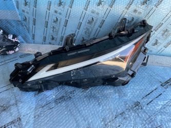 2024 Lexus is350 headlight used Oem L