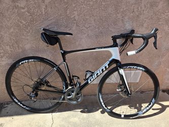 2016 Giant Defy Advanced 1 Disc – Carbon Road Bike – M/L – Ultegra