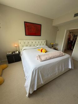 King Bedroom Set – Bed, 2 Nightstands & Serta Mattress – Like New