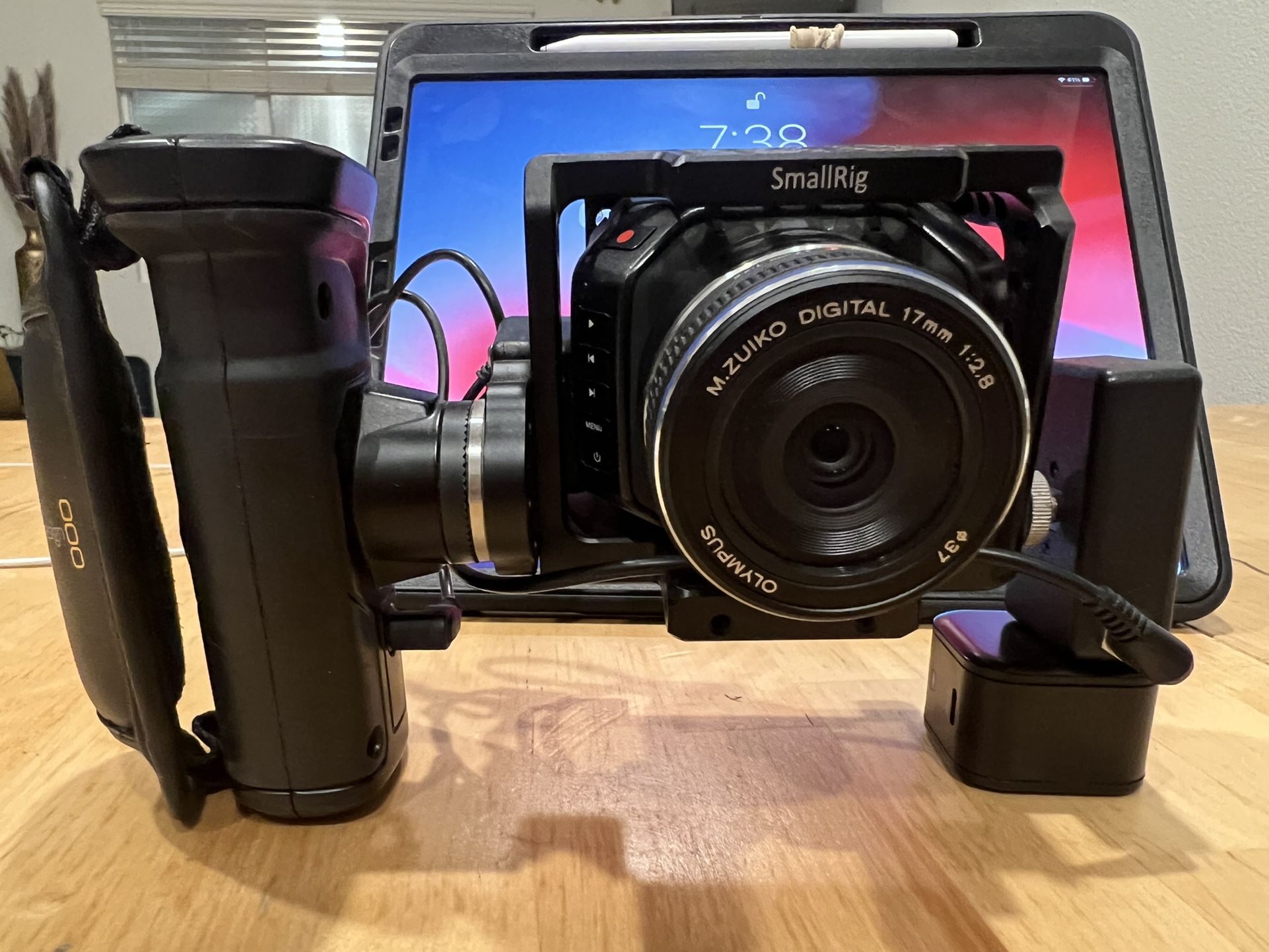 Blackmagic Micro Cinema Camera+ SR Cage And Controllers+ 17mm 2.8 Lens