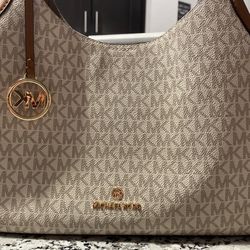 Michael Kors Kelsey Large Shoulder Tote And Matching Wallet for