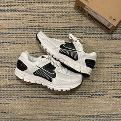 Nike Vomero 5 White Black