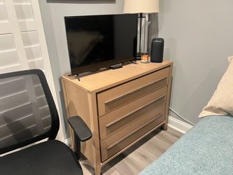4 piece Bedroom furniture