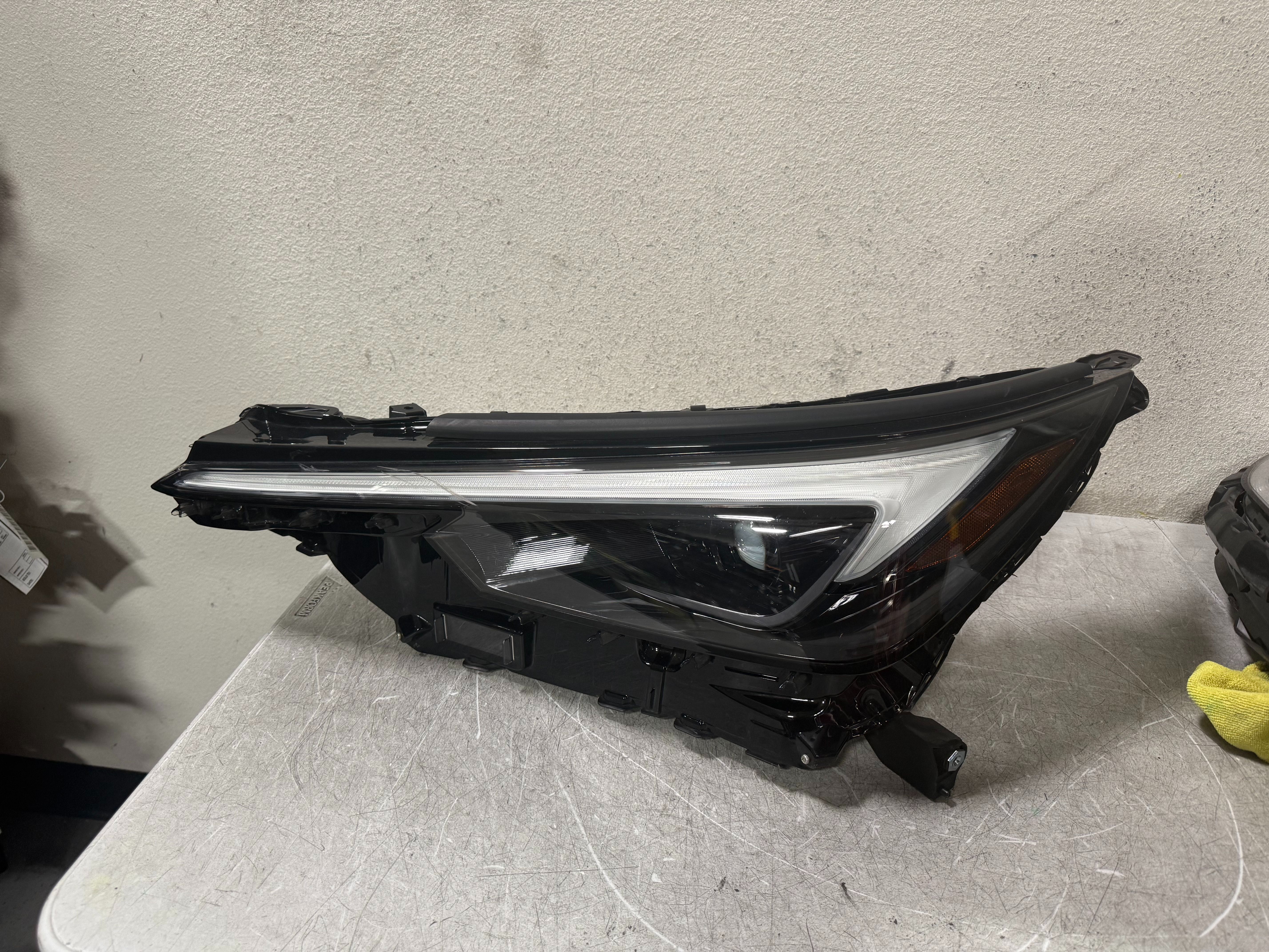 LEXUS TX LEFT HEADLIGHT 2024