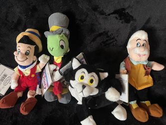 Disneys Pinocchio Beanie Set 