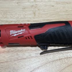 Milwaukee M12 12V Lithium-Ion Cordless 3/8 in. Ratchet (Tool, Battery, Charger, Bag)