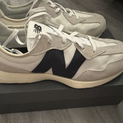 Like new, new balance 8.5 shoes. If they’re posted they’re available. Only msg for pick up