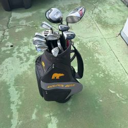 Golden Bear Tournament Golf Bag.  $50 w/clubs
