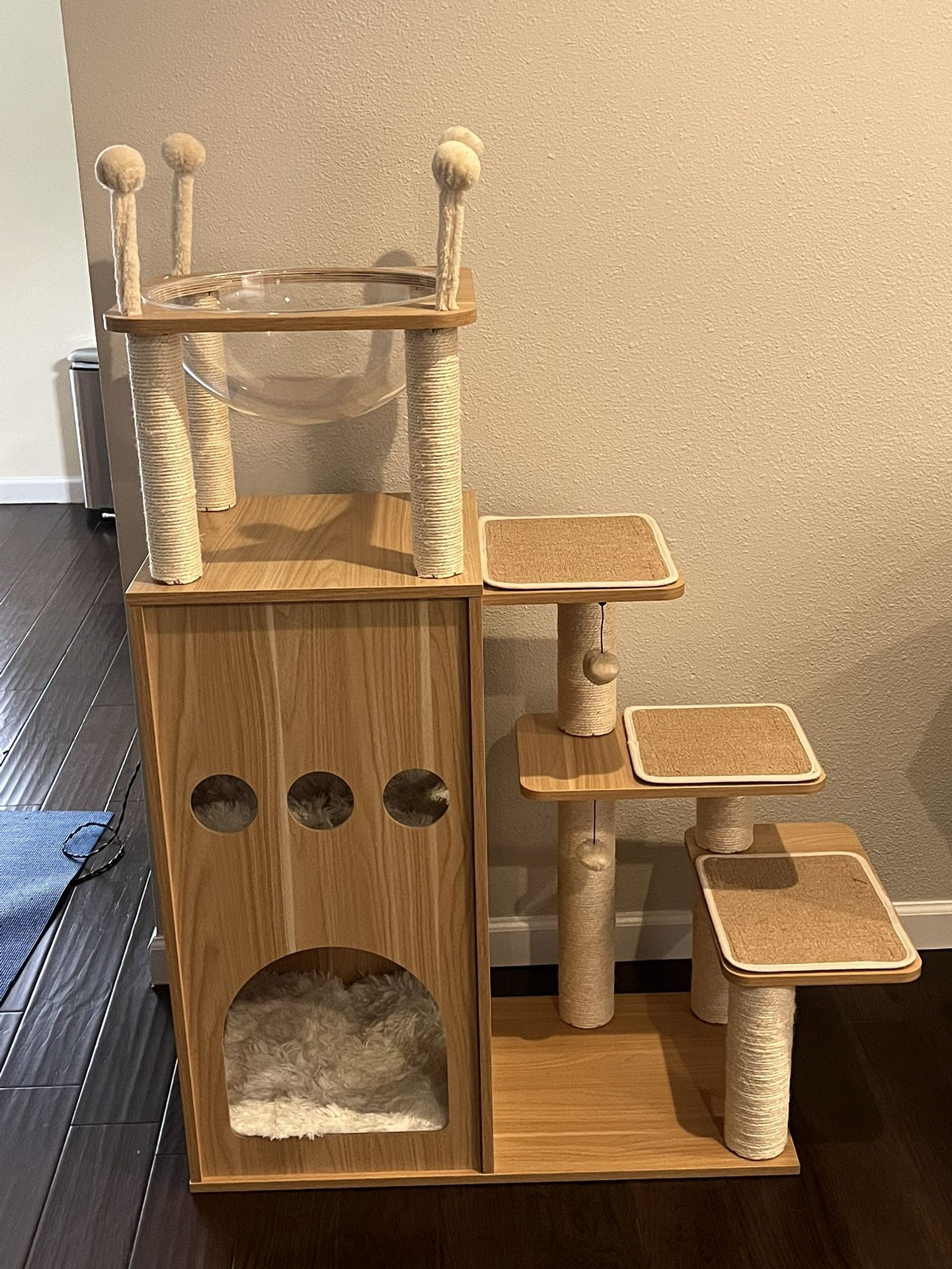 *pending* Cat Tree for Sale in Covington, WA OfferUp