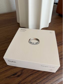 Oura Ring 4 Rose Gold Size 8 - Sealed in Box