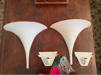 Deco sconces