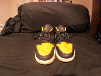 Jorden 1  yellow ochre