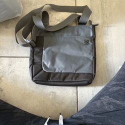 Men’s TUMI Tech crossbody bag $75