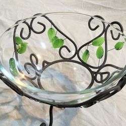 Vintage/unique serving bowl, green leaf motif